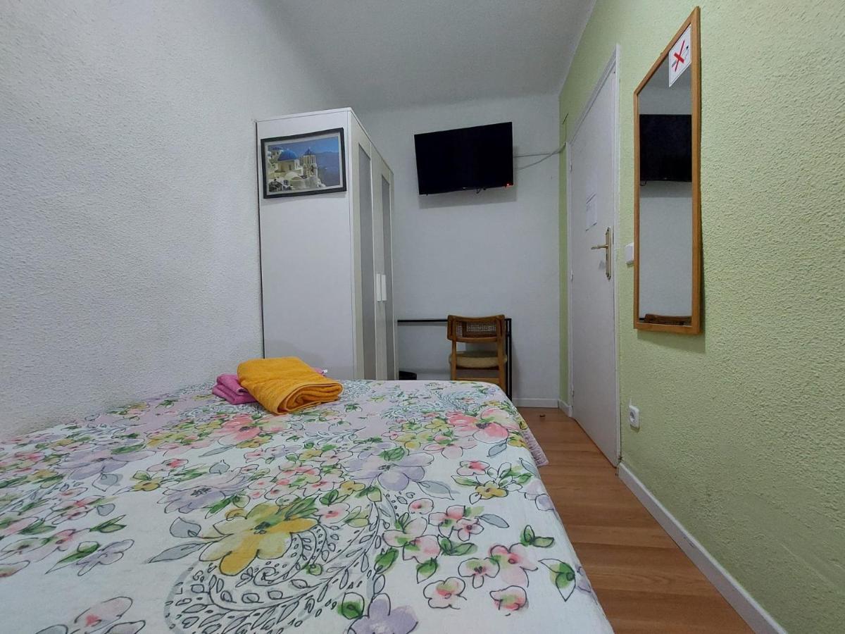 Homestay Olivos มาดริด ภายนอก รูปภาพ